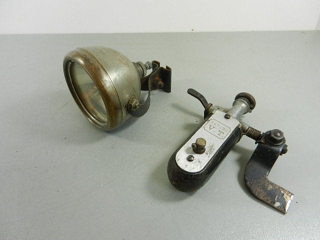 Oude VT fietskoplamp en dynamo, Fietsen en Brommers, Ophalen of Verzenden, Gebruikt, Dynamo, Verlichtingsset