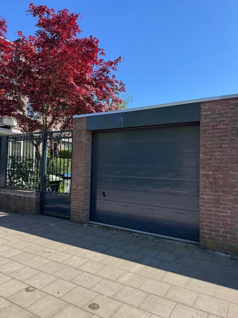 Mooie garagebox Nijmegen, Ophalen