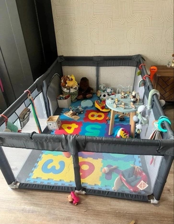 Playpen/Box in goede staat met twee te vervangen onderdelen, Ophalen of Verzenden, Gebruikt, Rechthoekig, Boxkleed