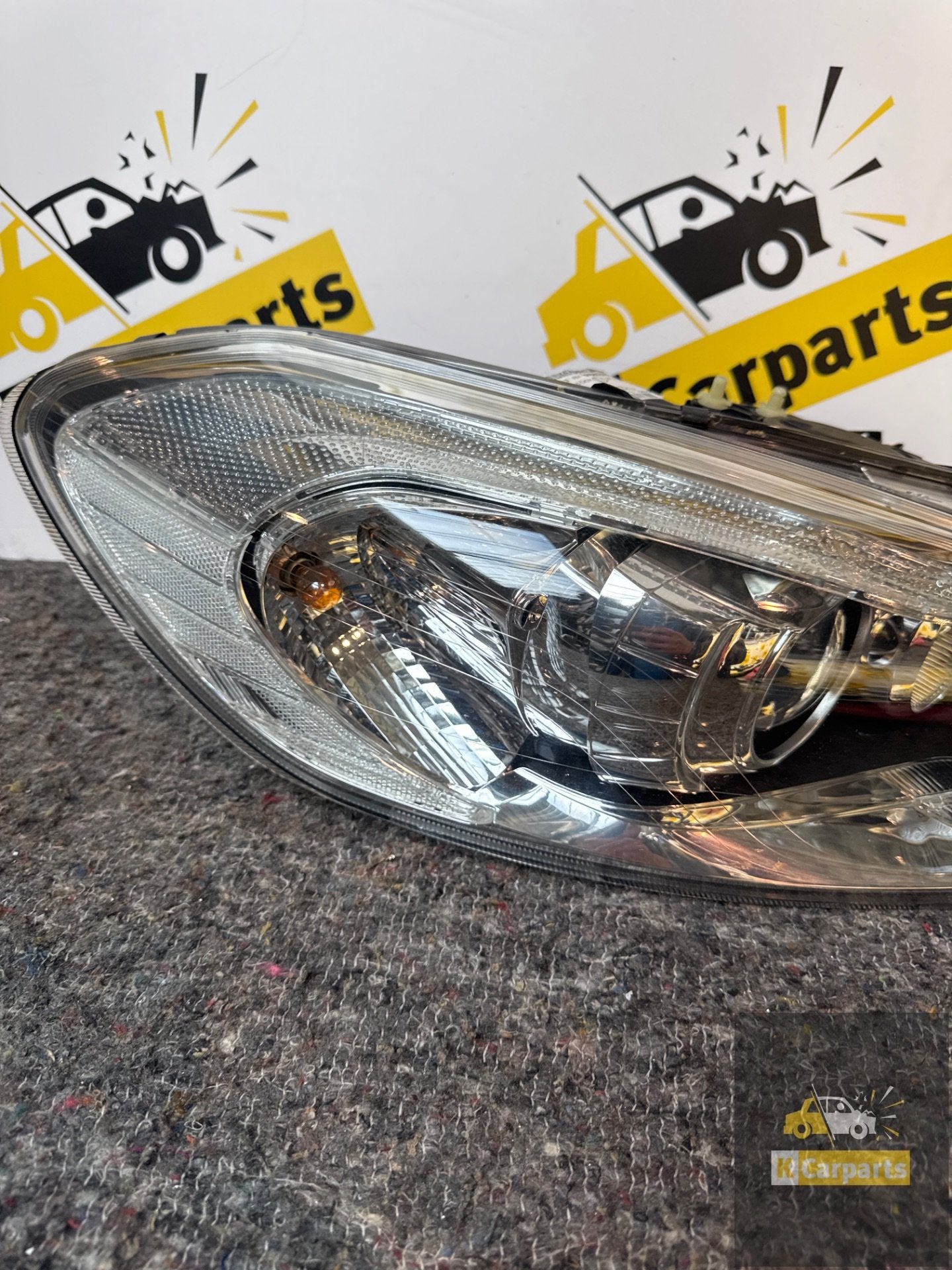Volvo c70 Koplamp rechts voor origineel 31299753 Lamp, Gebruikt, Gunnar Engellaus vag 8
405 31  Gothenburg, SE, Info@volvocars.com