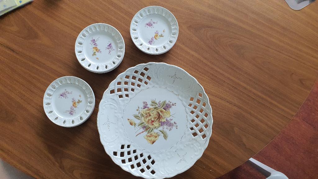 Brocante taartset, taartschaal en -schotels., Ophalen of Verzenden