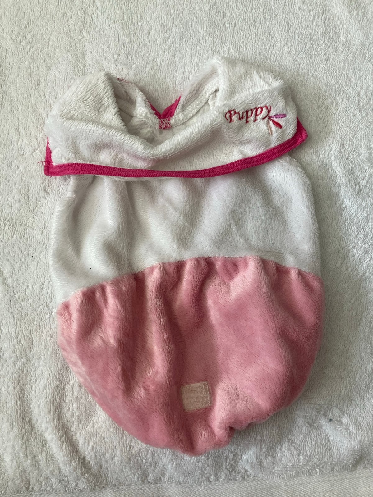 Puppy kleding wit/roze 25 cm, Ophalen of Verzenden, Gebruikt, Hondenshirt