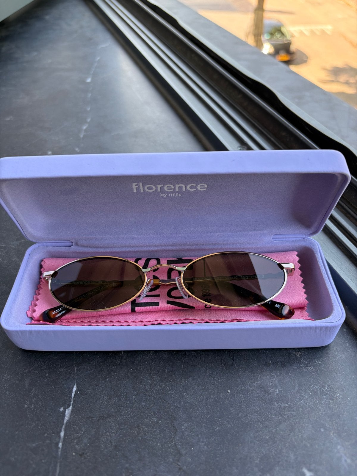 Florence by Mills zonnebril met etui en doekje, Overige merken, Zonnebril, Overige kleuren, Ophalen of Verzenden