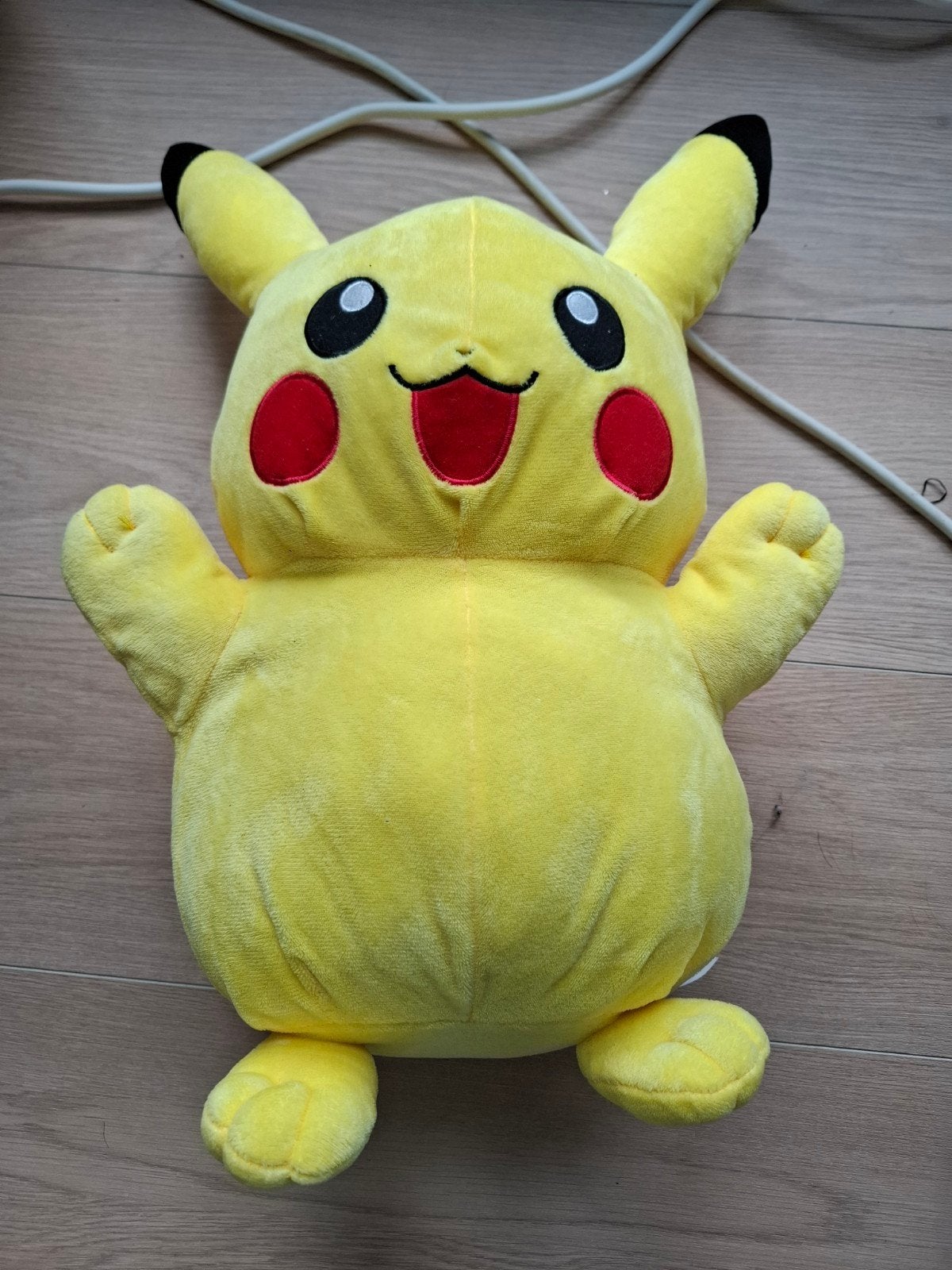 Pikachu knuffel, Geel, Overige typen, Ophalen of Verzenden, Zo goed als nieuw