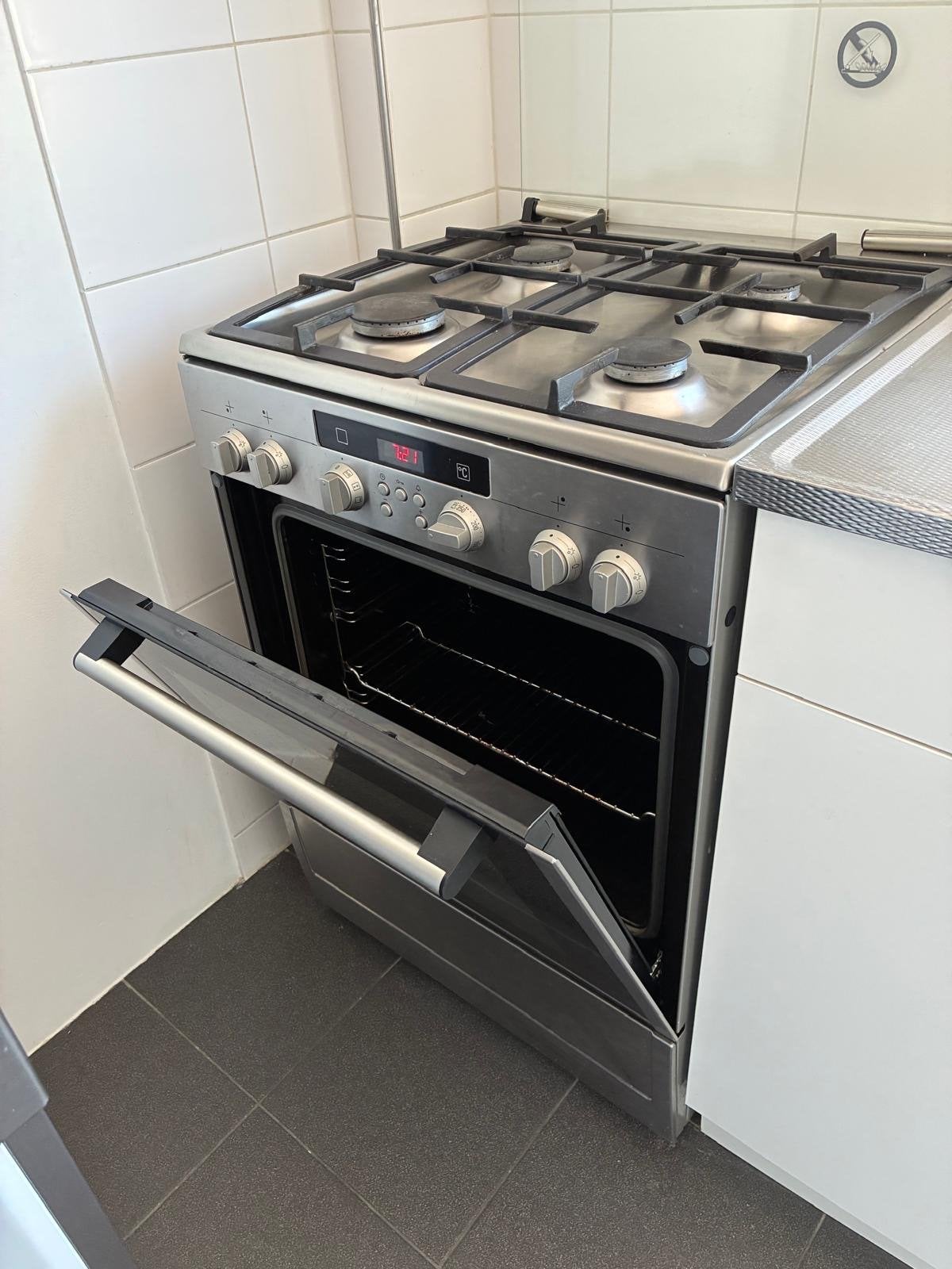 Gaskookplaat met oven - Vrijstaand fornuis, Ophalen, Gebruikt, 4 kookzones, Gas