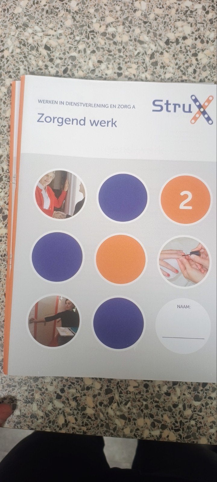 StruX Zorgend werk - Werken in Dienstverlening en Zorg A, Boom Beroepsonderwijs, Ophalen of Verzenden, Zo goed als nieuw, MBO