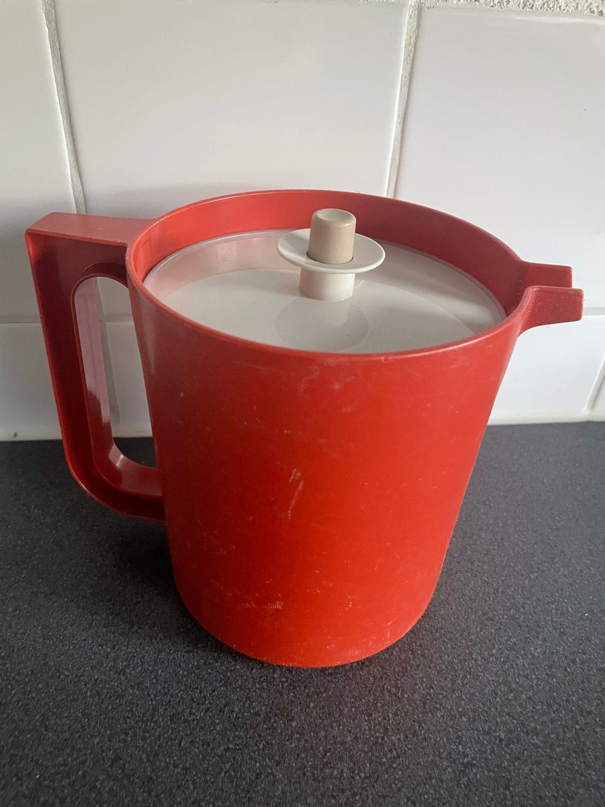 Tupperware schenk kan met deksel, Beker of Kan, Luchtdicht, Ophalen of Verzenden, Zo goed als nieuw