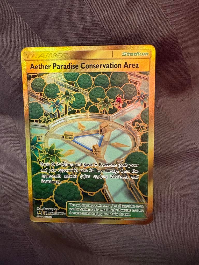 Pokémon TCG Aether Paradise Conservation Area Gold Secret Ra, Hobby en Vrije tijd, Verzamelkaartspellen | Pokémon, Zo goed als nieuw