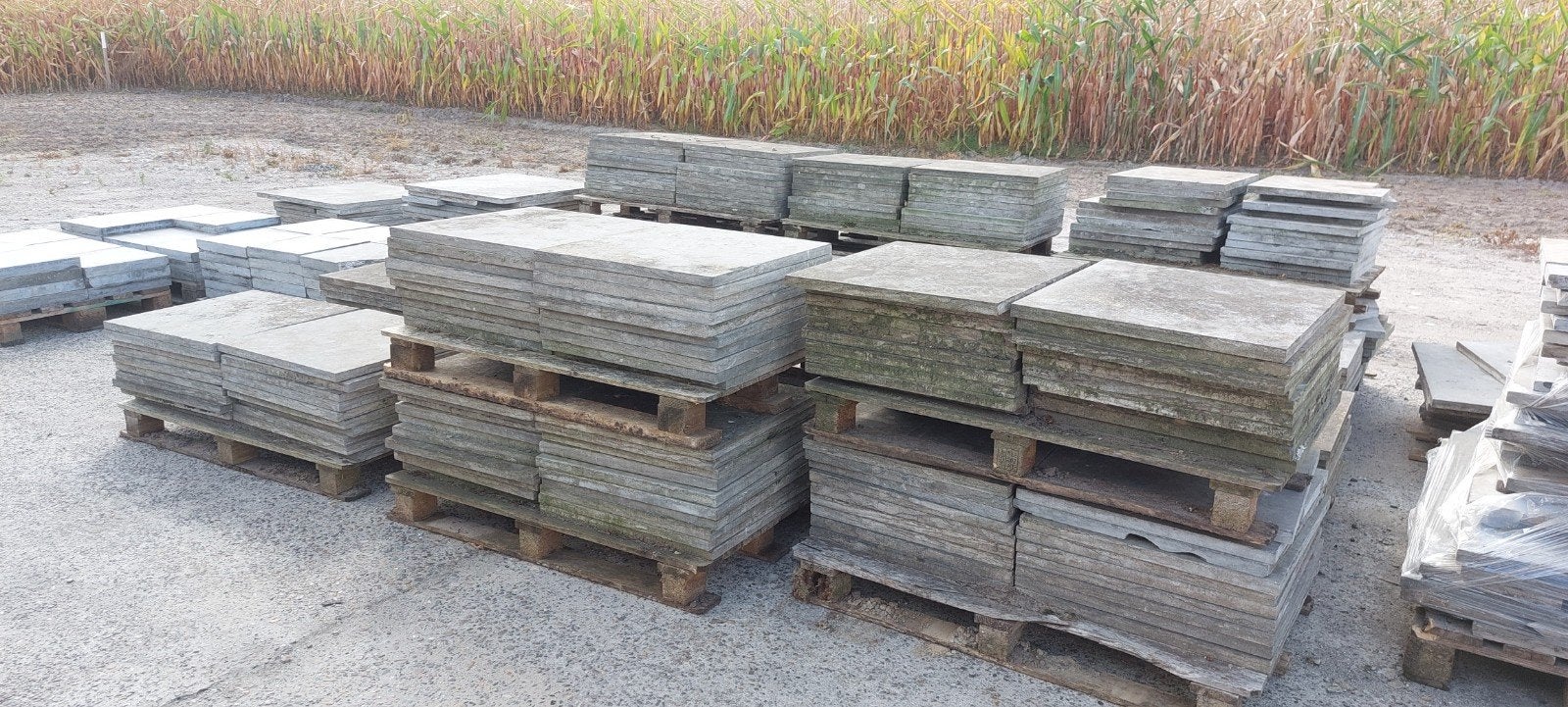 65 m2. Chinees hardsteen terrastegels, 50x50x3  cm., Ophalen, Zo goed als nieuw, Natuursteen, Klinkers