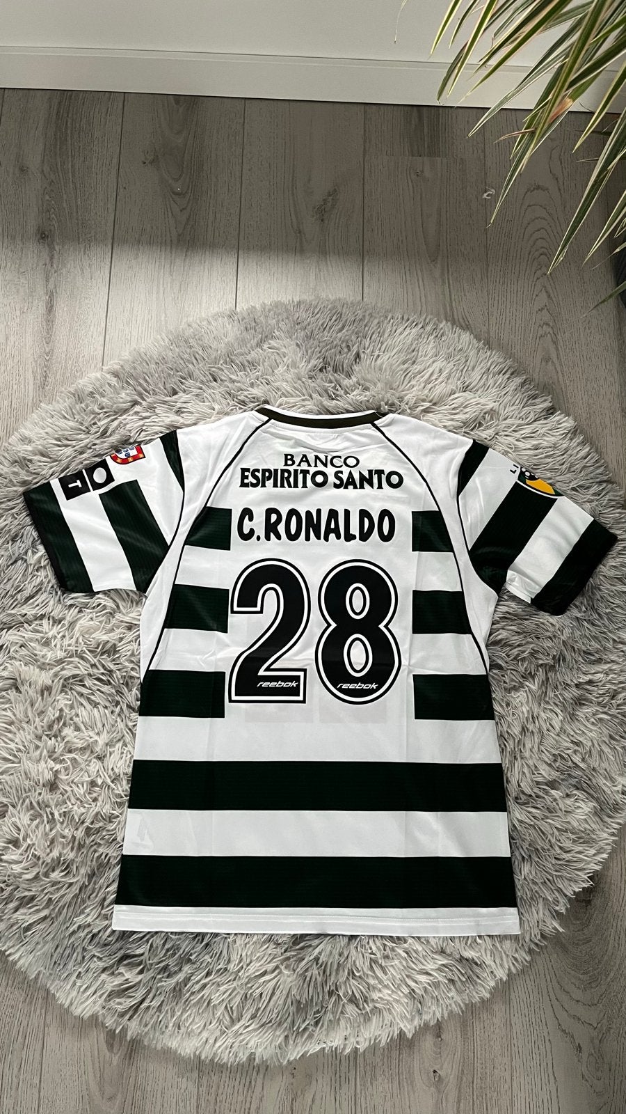 C. Ronaldo retro voetbalshirt Sporting Lissabon - Maat M, Maat M, Ophalen of Verzenden, Nieuw, Shirt