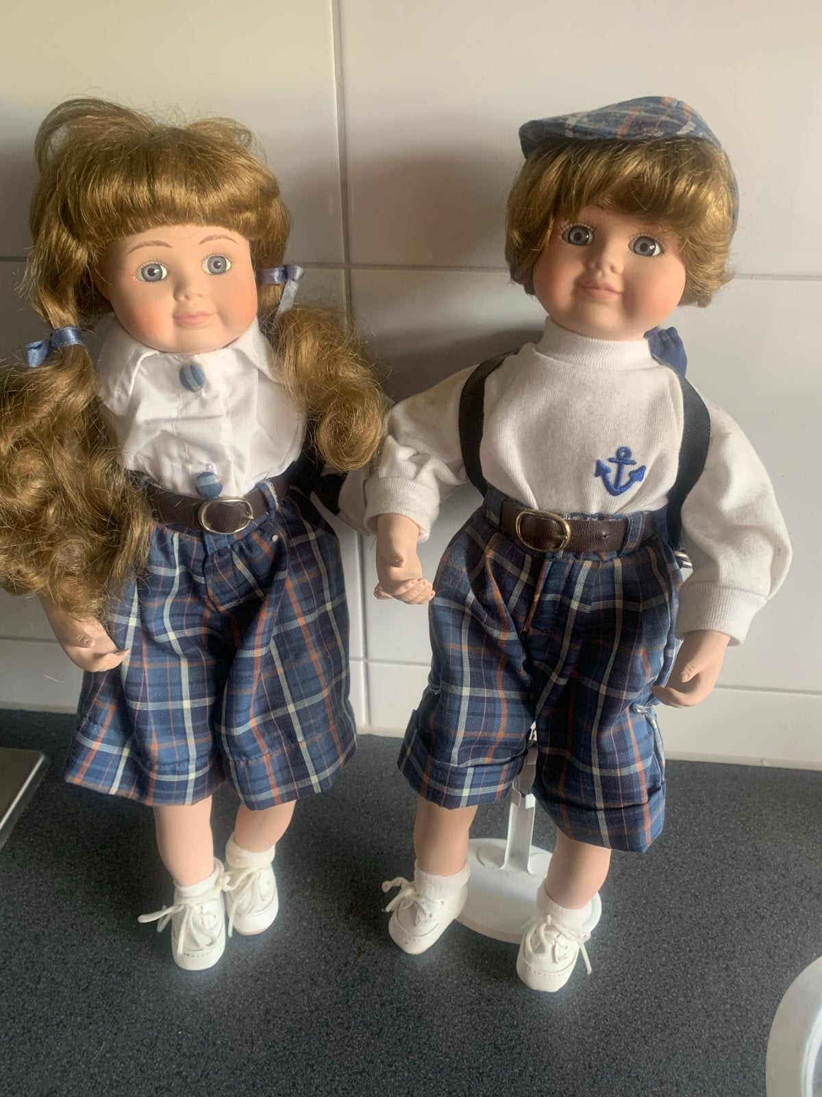 Set van 2 porseleinen poppen: jongen en meisje, Verzamelen, Poppen, Ophalen of Verzenden, Zo goed als nieuw, Pop