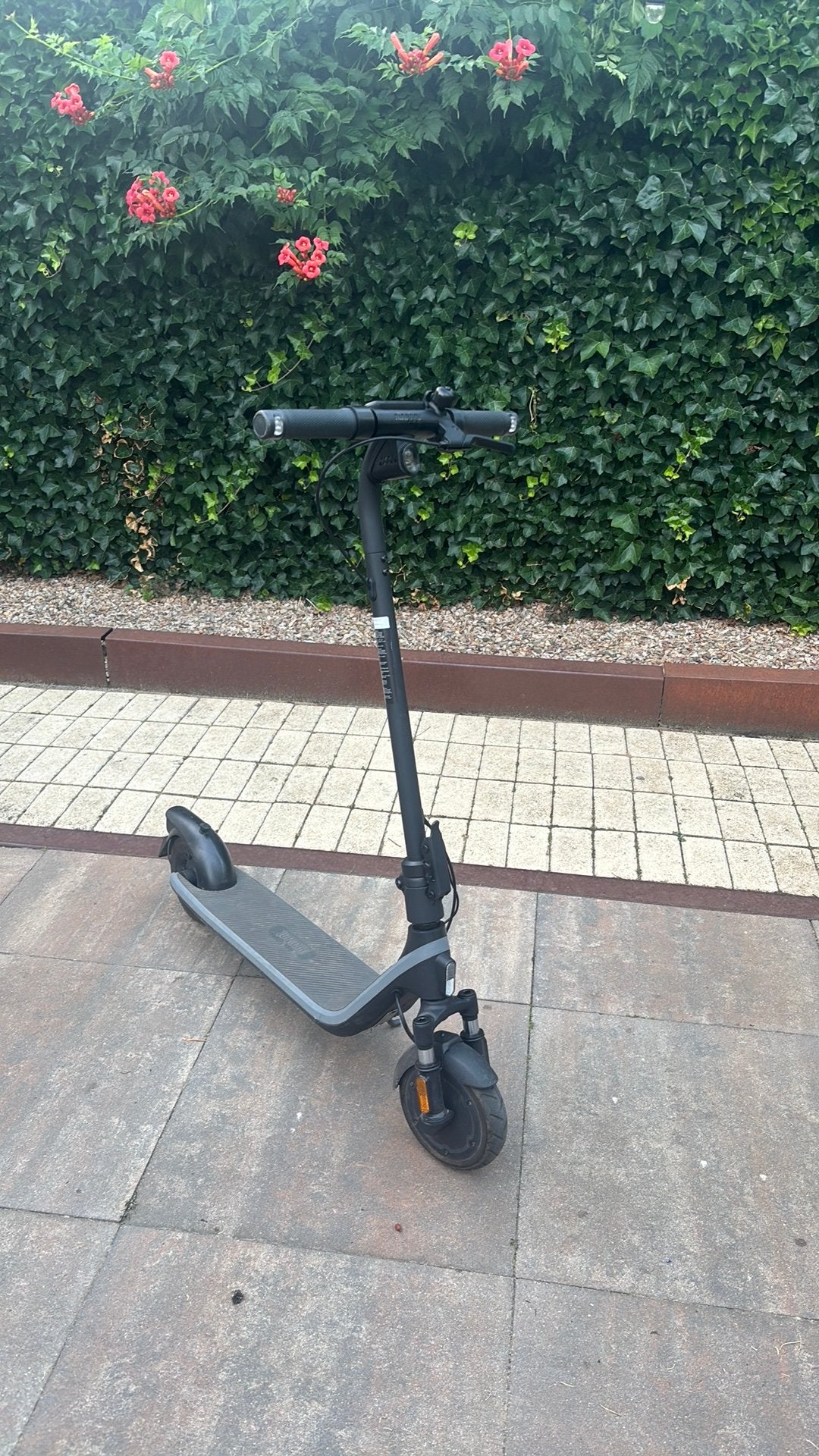 Segway Ninebot e2 elektrische step 2025, Fietsen en Brommers, Steps, Ophalen, Zo goed als nieuw, Elektrische step (E-scooter)