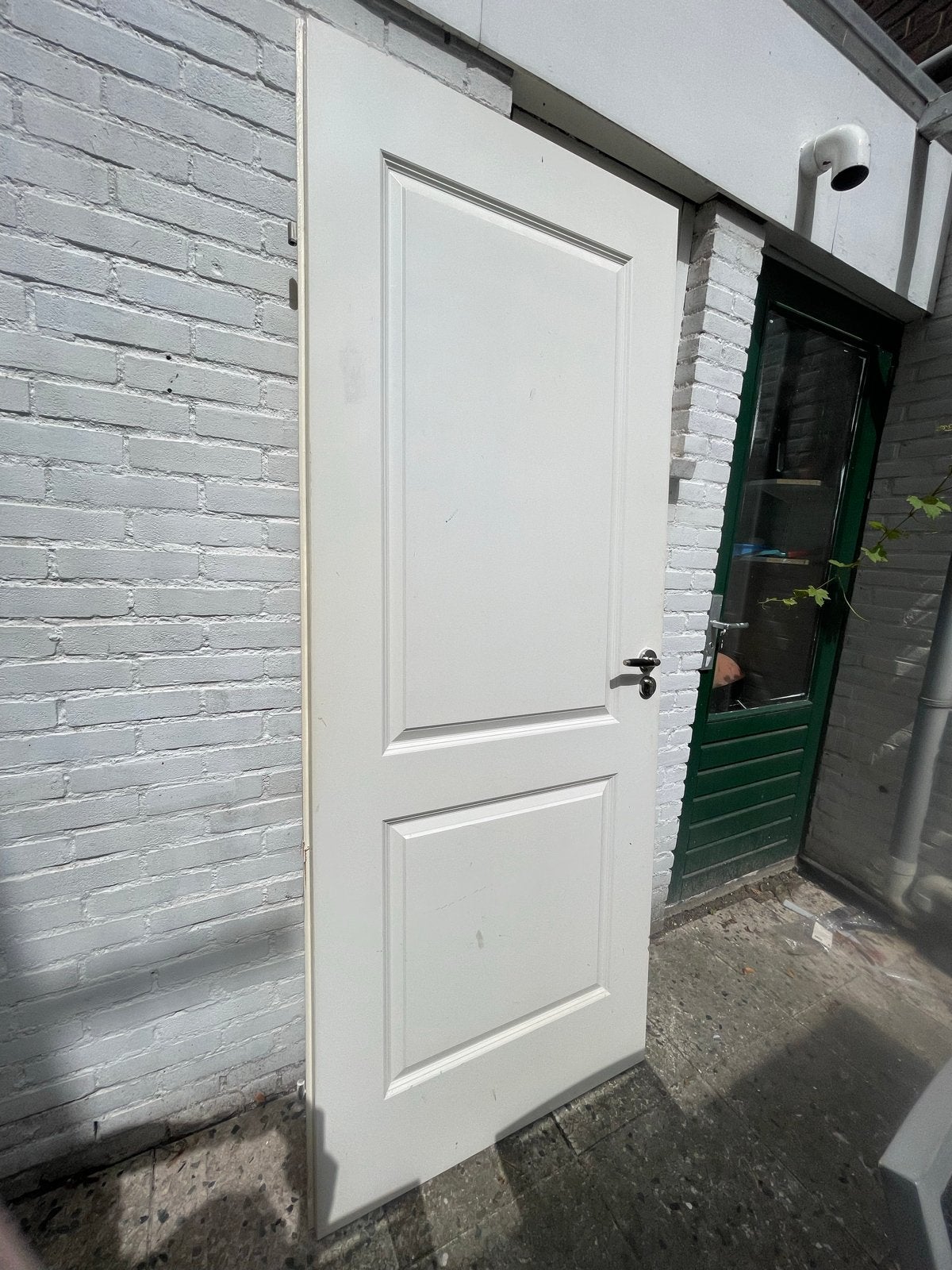 Binnendeur met panelen en deurbeslag, Doe-het-zelf en Verbouw, Deuren en Horren, Gebruikt, 80 tot 100 cm, Binnendeur, Ophalen of Verzenden