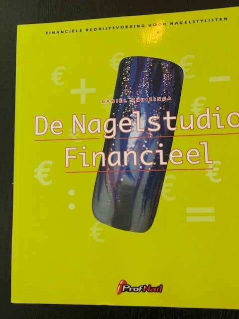 3 opleidingsboeken nagel specialiste, Ophalen of Verzenden, Beta, Zo goed als nieuw, HBO
