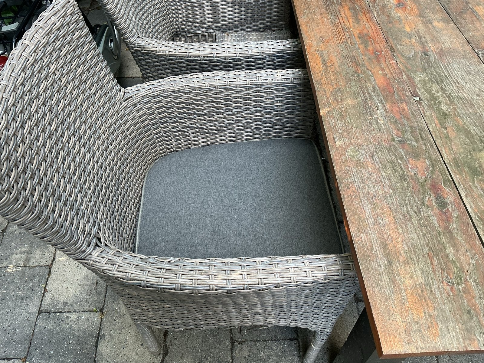 Degelijke tuintafel met 6 Le Sud stoelen en kussens, Tuin en Terras, Ophalen, Gebruikt, Eettafel, 6 zitplaatsen