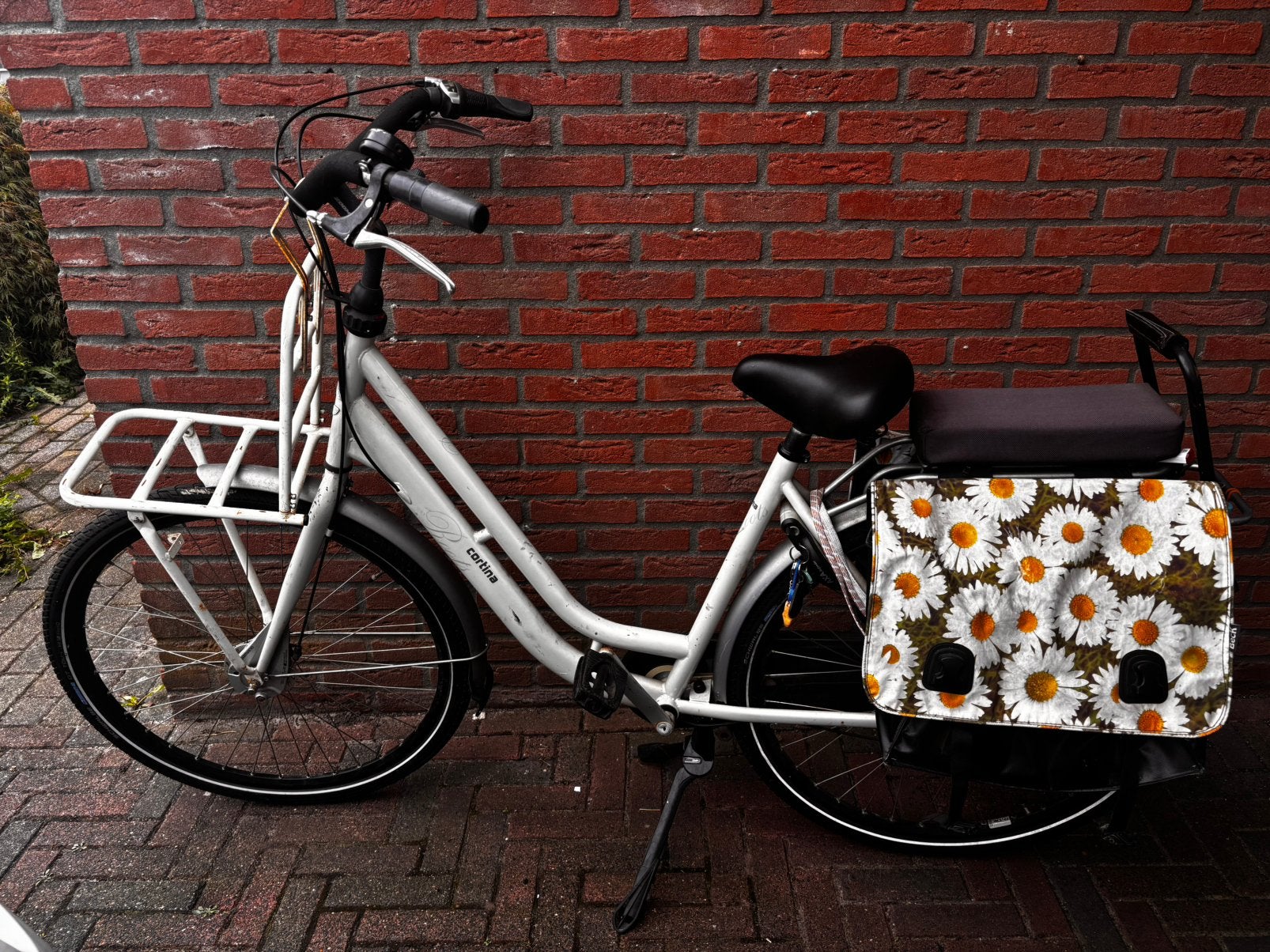 Mamafiets Cortina 28inch wit. (Niet elektrisch), Gebruikt, 56 cm of meer, Dubbele standaard, Ophalen