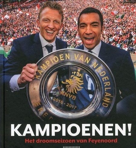 voetbalboek- Kampioenen !, Ophalen of Verzenden, Zo goed als nieuw, Balsport