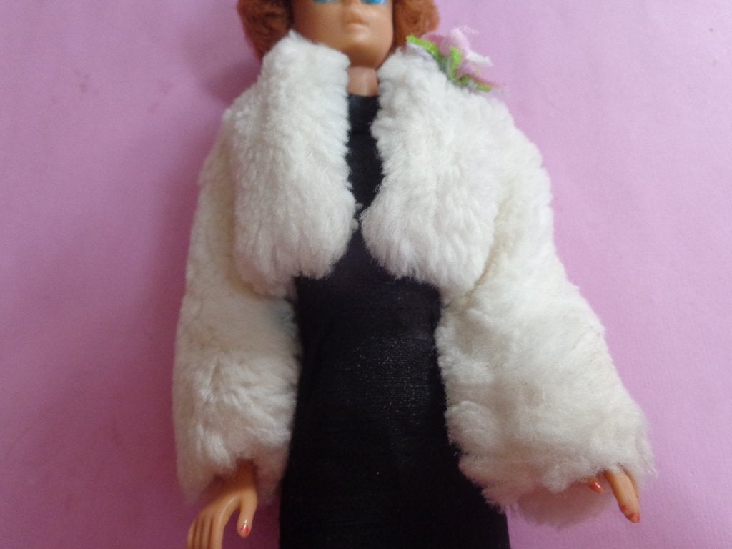 Barbie vintage going to the ball jasje, Verzamelen, Poppen, Ophalen of Verzenden, Gebruikt, Kleertjes