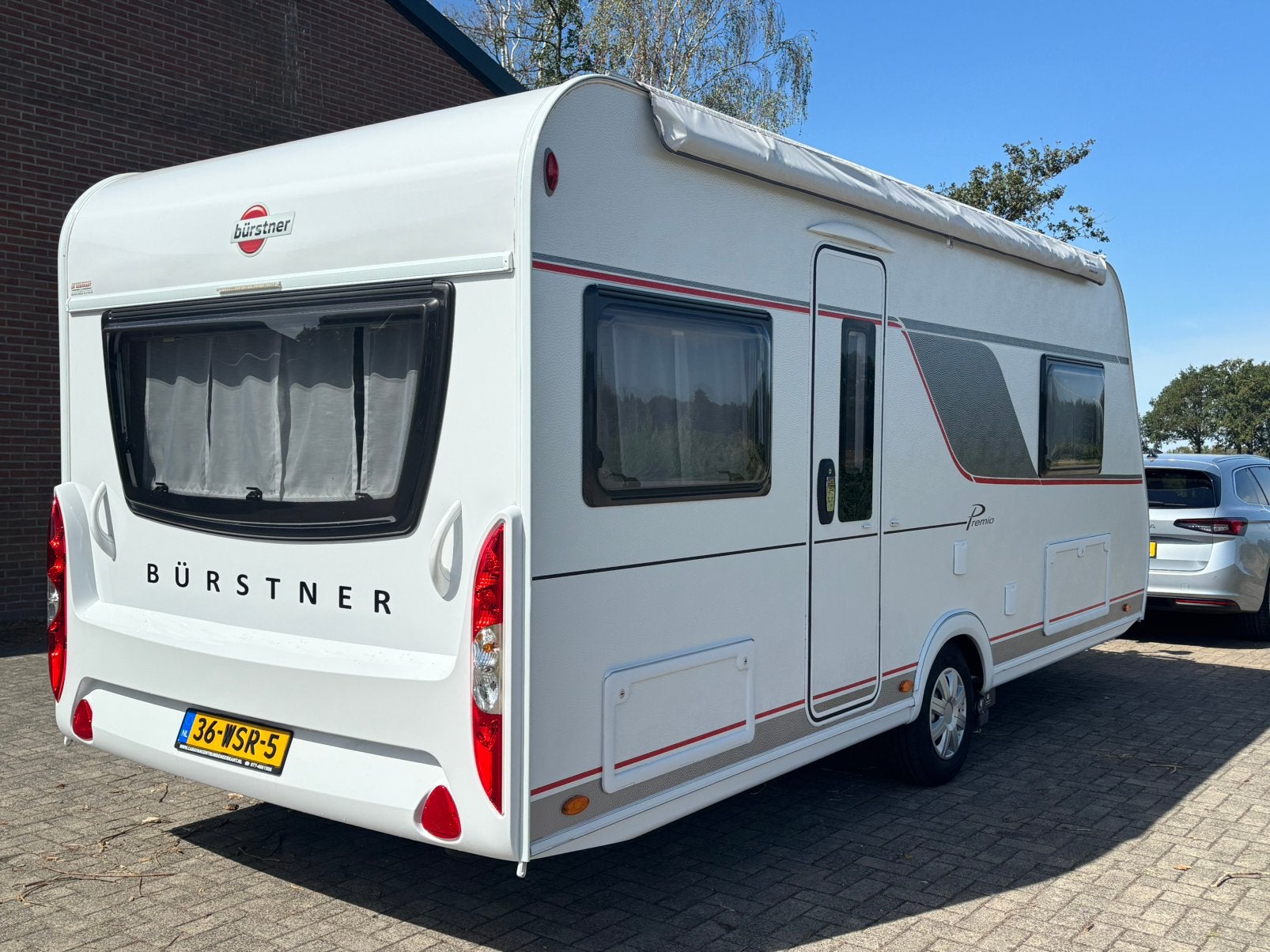Nieuwe Burstner 460 TS met mover voortent en 2 x luifel, Rondzit, Frans bed, Particulier, Bürstner