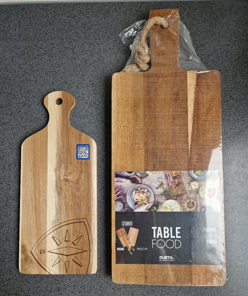 NIEUWE 2 ZIJDIGE SERVEERPLANK en 1 KLEINE SERVEERPLANK, Hout, Snij-/serveerplank, Nieuw, Gusta