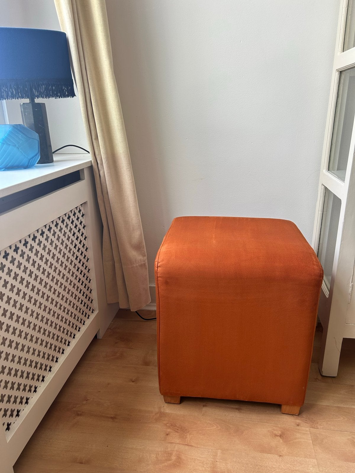 Oranje poef van Mobitec met lichte gebruikssporen, Ophalen, Minder dan 50 cm, Gebruikt, Vierkant