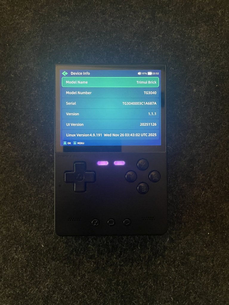 Trimui Brick | 3.2" Gaming Handheld | 64GB SD, Spelcomputers en Games, Verzenden, TrimUI, Gebruikt