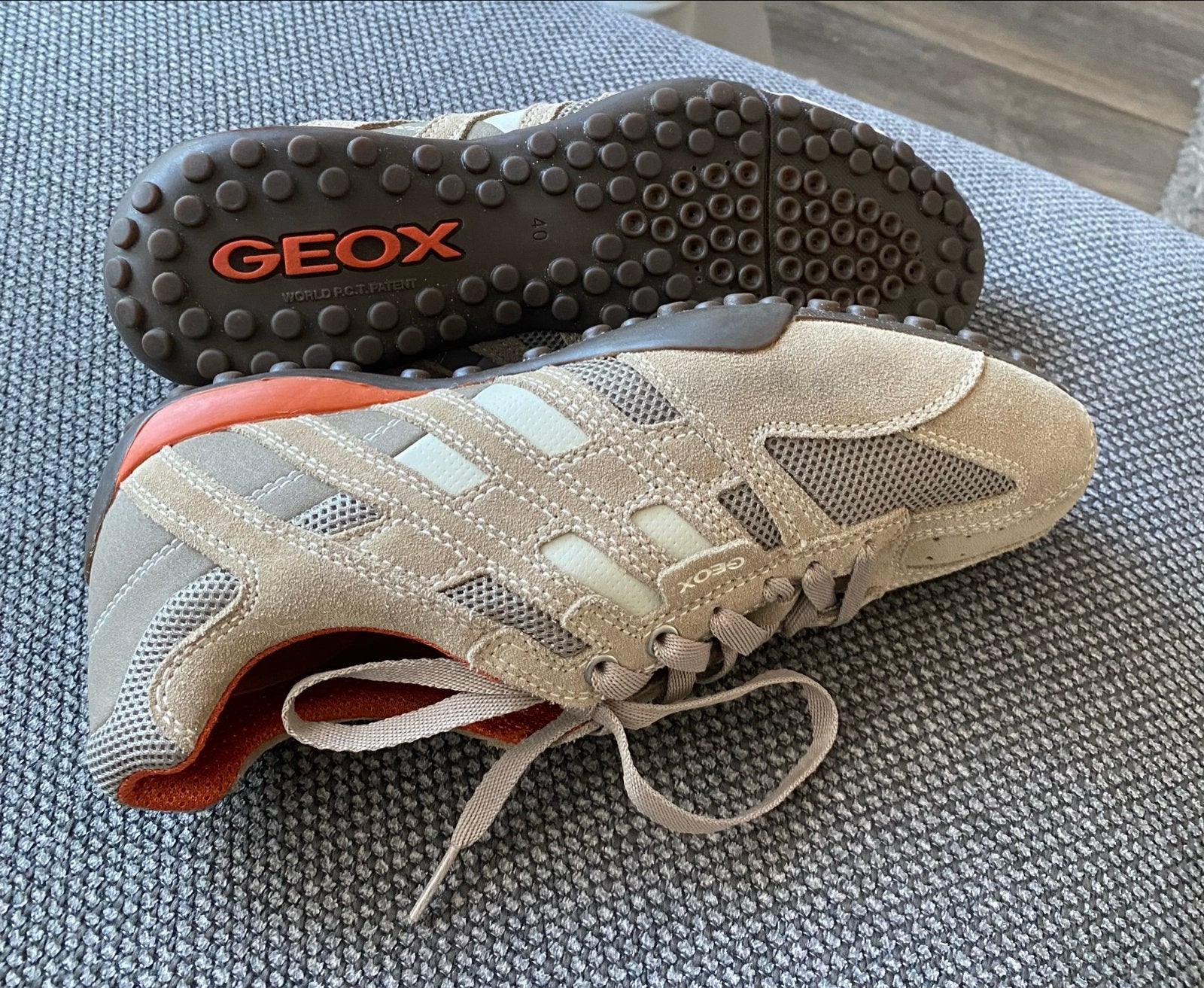 Nieuwe Geox sneakers, maat 40, Ophalen of Verzenden, Nieuw, Beige, Sneakers of Gympen