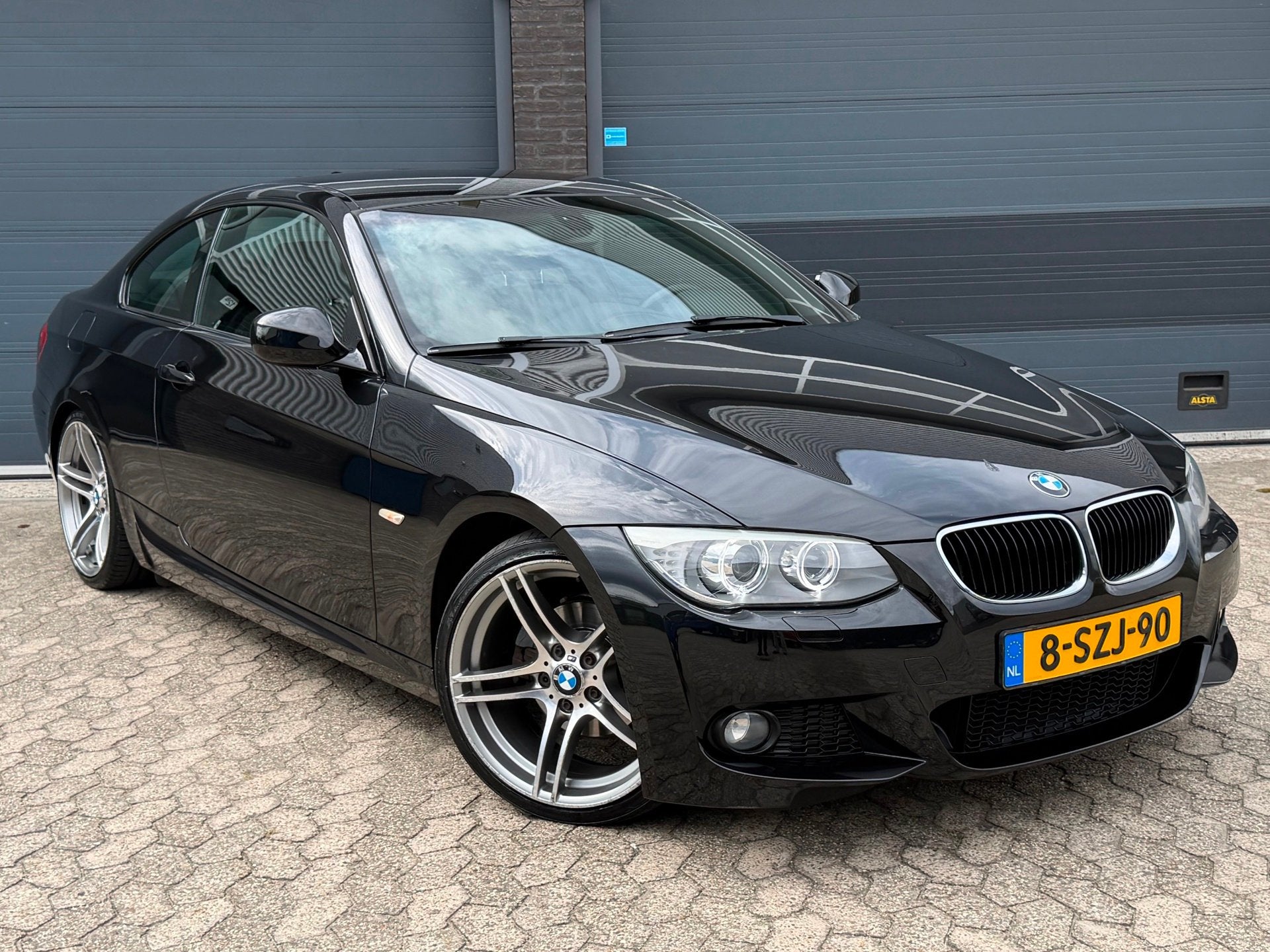 BMW 3-serie Coupé 320i M-PAKKET|GRT NAVI|LEER|NAP|AUTOMAAT, Automaat, Euro 5, Automatische klimaatregeling, 4 cilinders