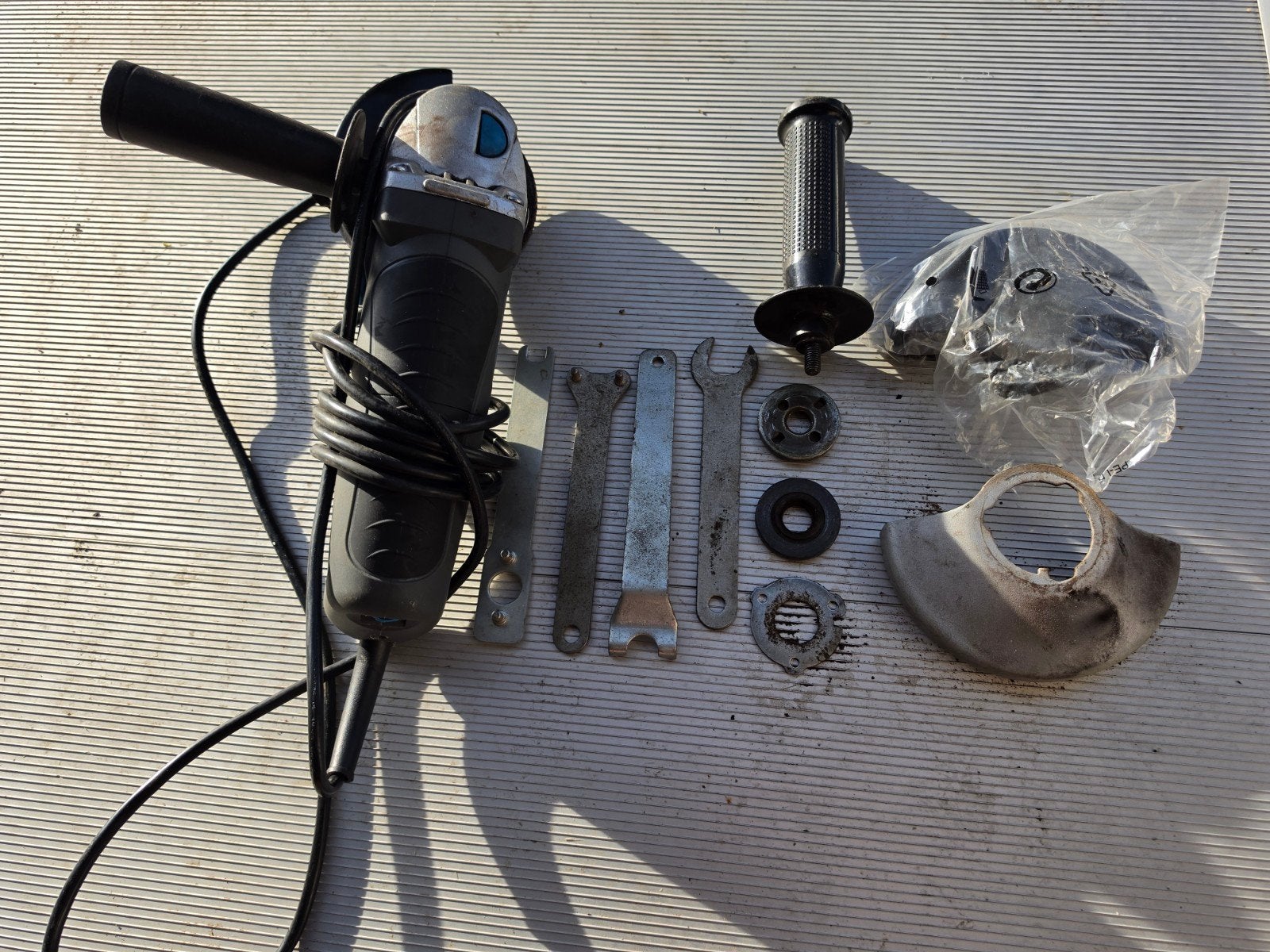 GAMMA Haakse slijper 900W 115mm met accessoires, Ophalen