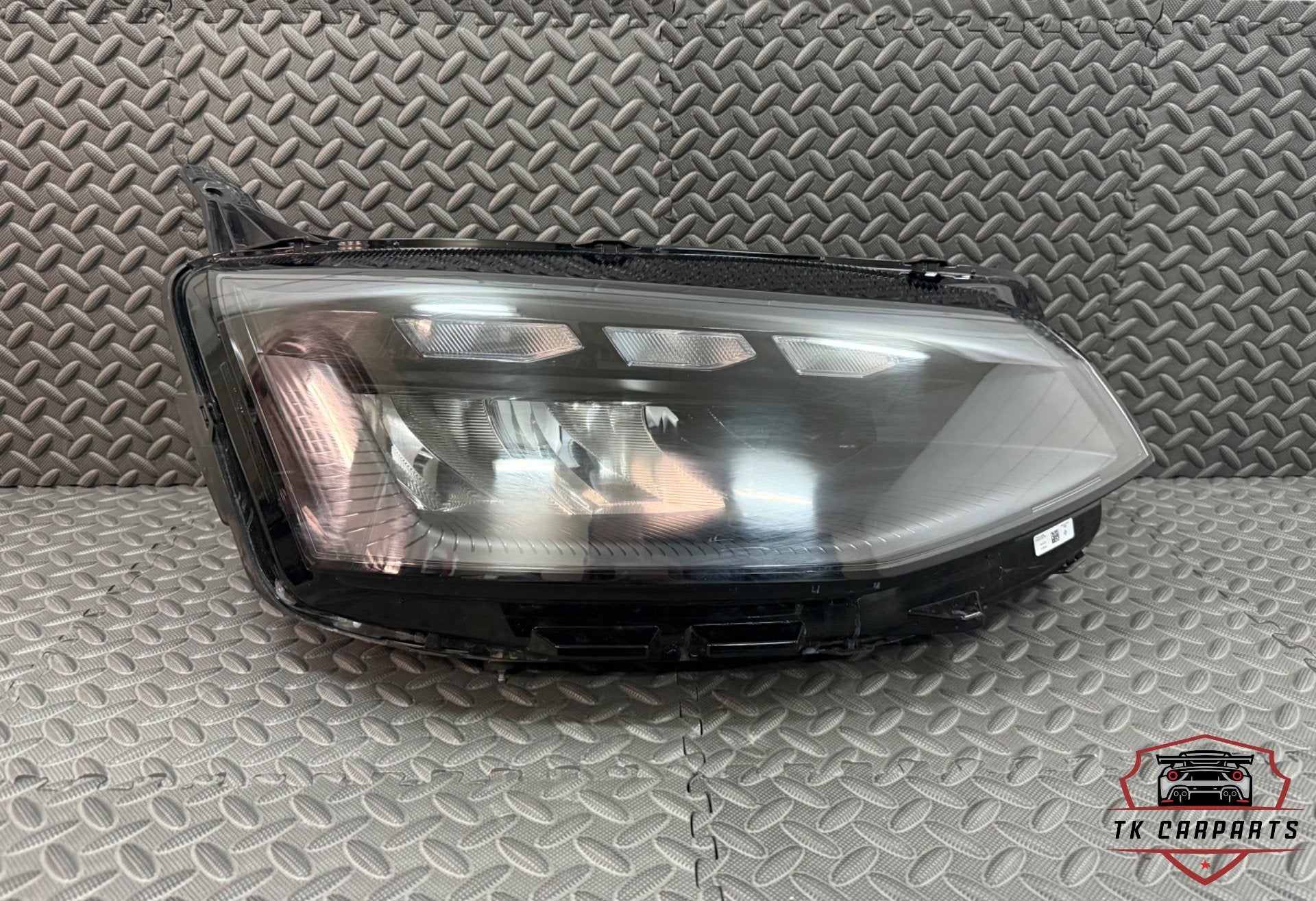 Volkswagen Transporter led koplamp rechts s74113e014ad, Gebruikt, Volkswagen, Volkswagen AG, Berliner Ring 2
38440  Wolfsburg, DE