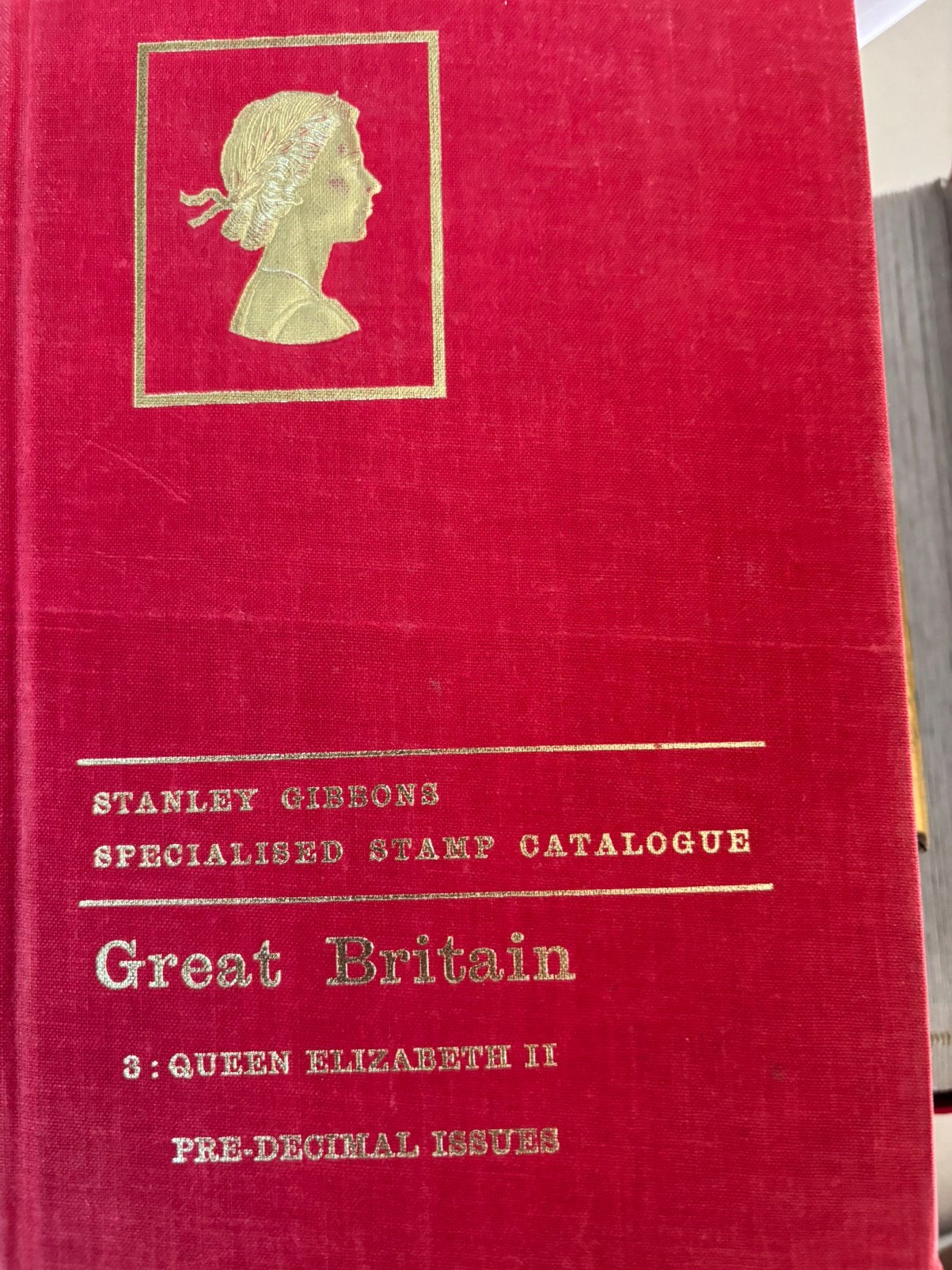 Stanley Gibbons speciaal catalogus Elizabeth pre decimaal, Verzenden, Catalogus