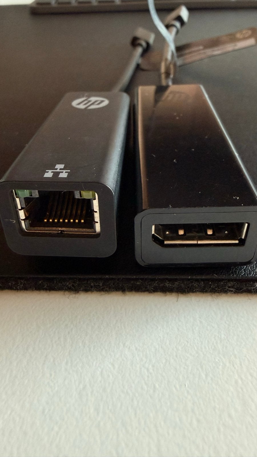 HP USB-C naar RJ45 en USB-C naar DisplayPort Adapters, Computers en Software, Pc- en Netwerkkabels, Zo goed als nieuw, Ophalen of Verzenden