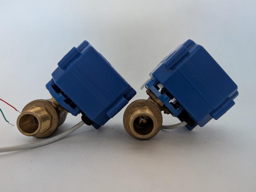 2x Kogelafsluiter gemotoriseerd 1/2" 5V, Ophalen of Verzenden, Zo goed als nieuw