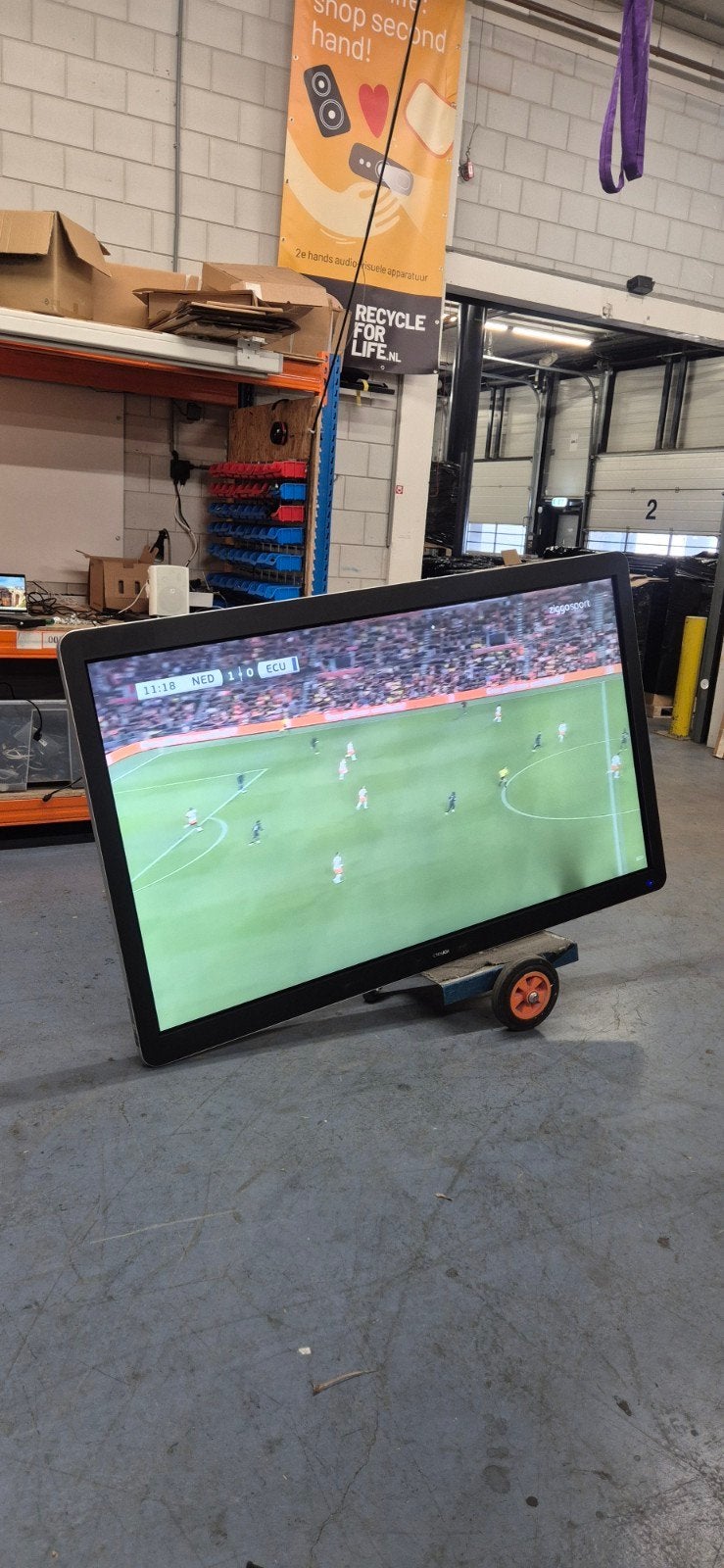 GRATIS CTOUCH 84 inch touchscreen, Ophalen, Ctouch, Van Hennaertweg 6 Alblasserdam, Digiboard