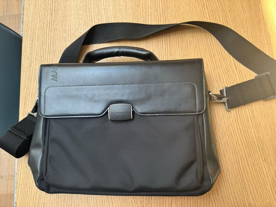 Mandarina Duck werktas - Zacht leer met gaatjes doek, 30 cm of meer, Zwart, Minder dan 40 cm, Minder dan 35 cm