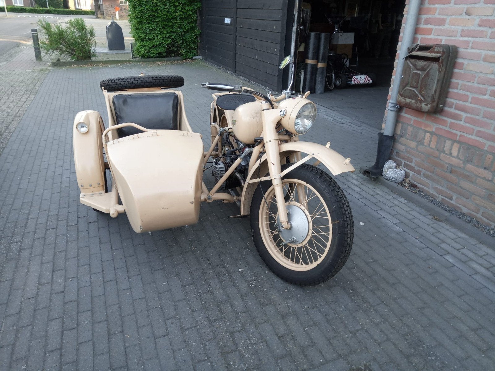 Chang Jang CJ750, 1963, als Ural M72, BMW R71, Motoren, 750 cc, 2 cilinders, Naked bike