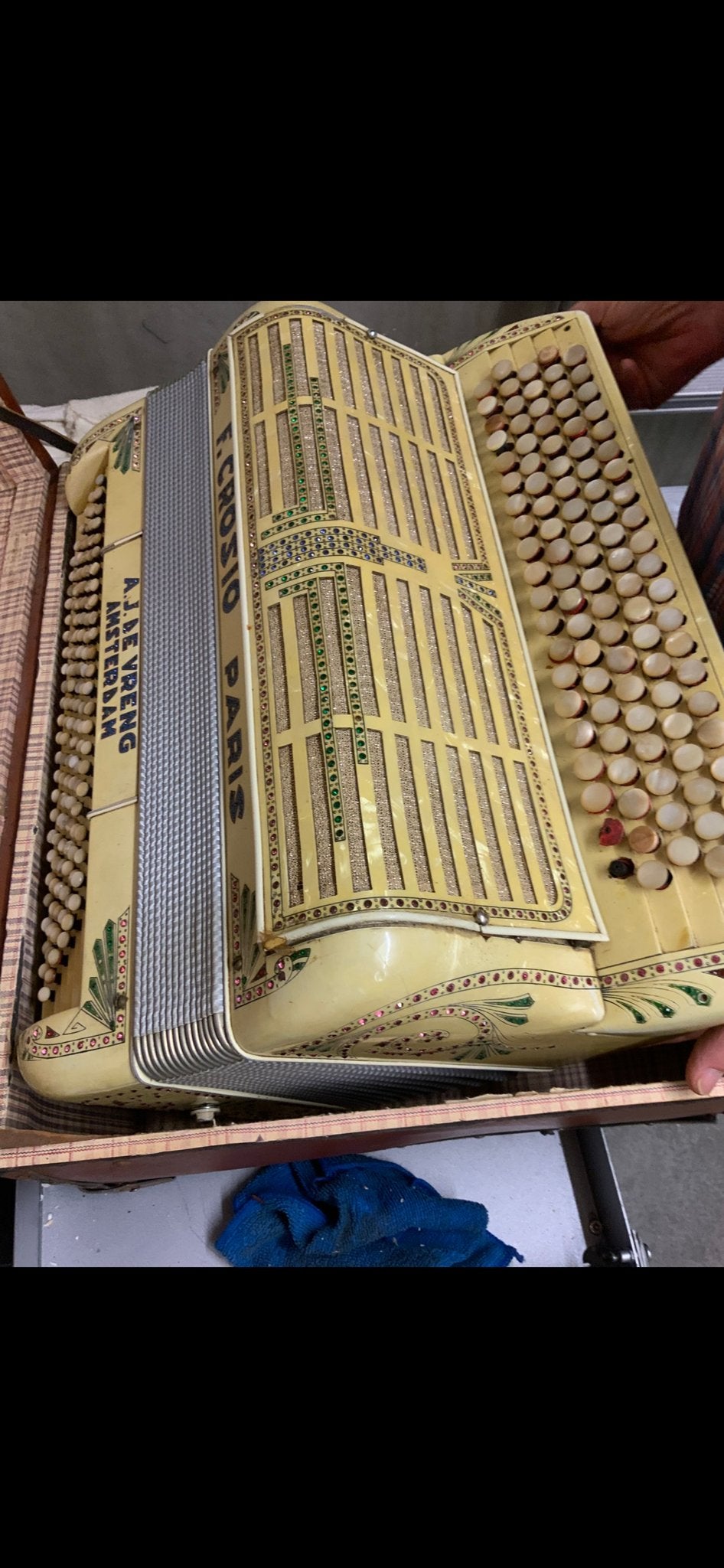 F. Crosio Paris Accordeon - A.J.E. Vreng Amsterdam, Gebruikt, Overige formaten, Met koffer, Knopaccordeon