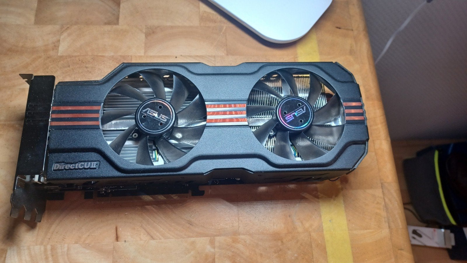 Grafische kaart ASUS EAH6950 DCII/2DI4S/2GD5, Computers en Software, Videokaarten, PCI-Express 3, Gebruikt, AMD, VGA