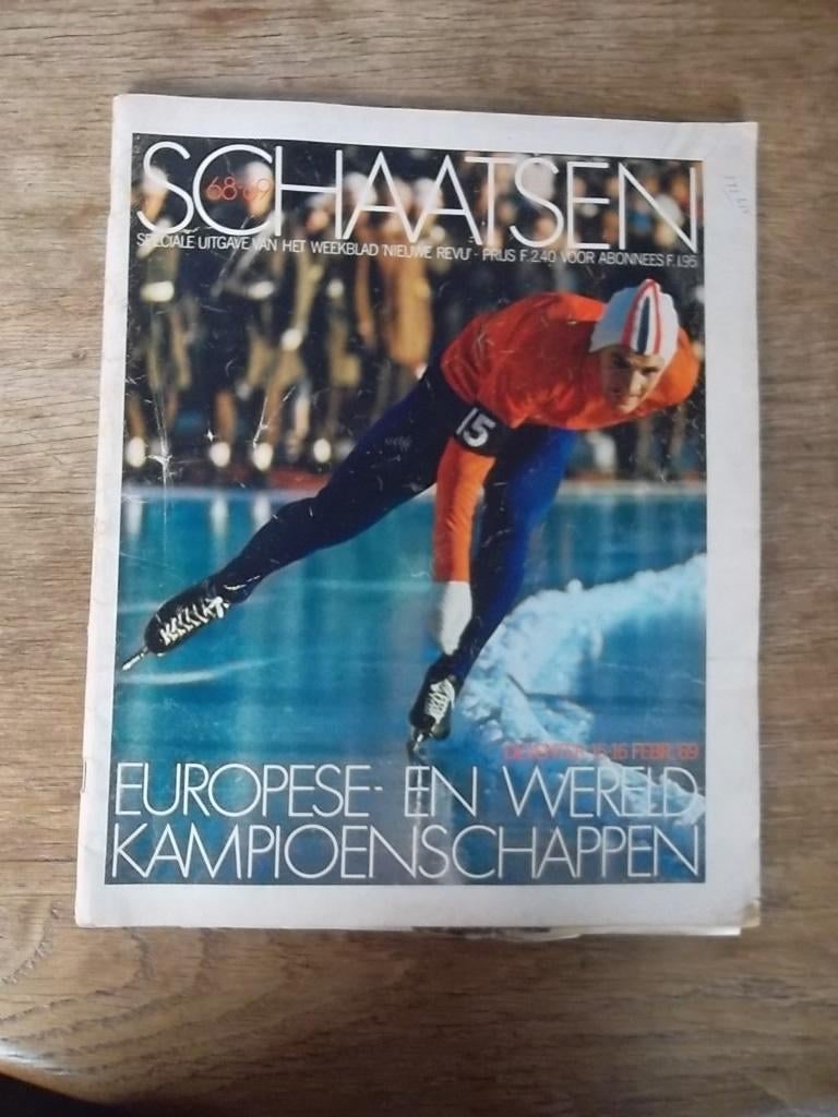 Nieuwe Revu speciale uitgave EK en WK Schaatsen 1968-1969, Ophalen of Verzenden, Gelezen, Wintersport