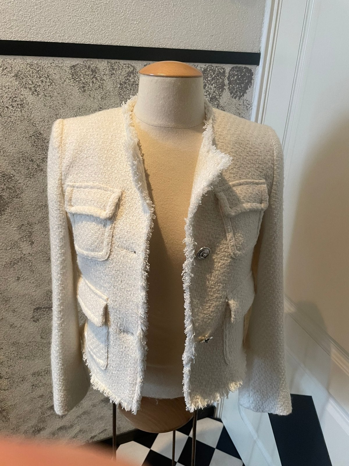 Wit bouclé jasje Mango S, Kleding | Dames, Wit, Ophalen of Verzenden, Zo goed als nieuw, Jasje