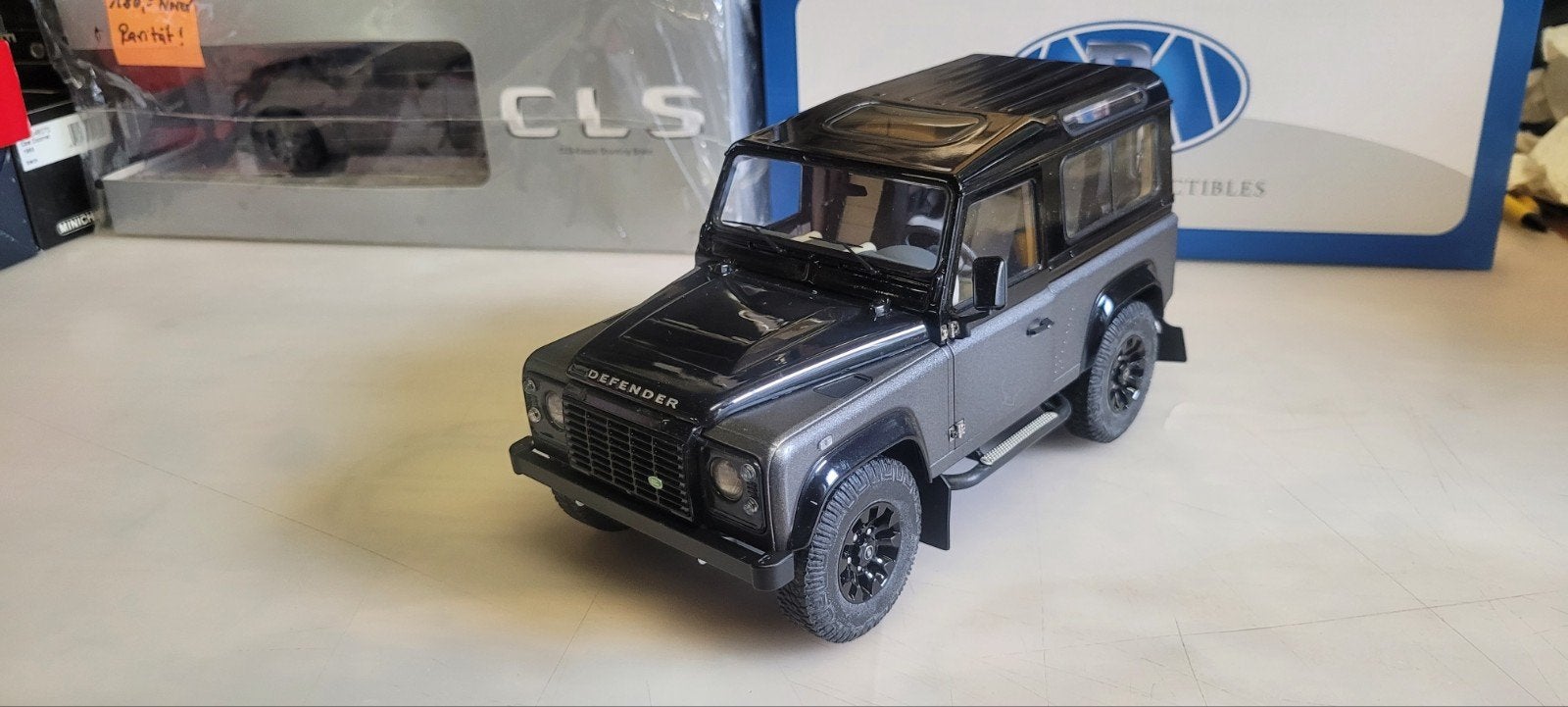 Kyosho Land Rover Defender 90,mist 1 spiegel, Ophalen of Verzenden, Zo goed als nieuw, Auto, Kyosho