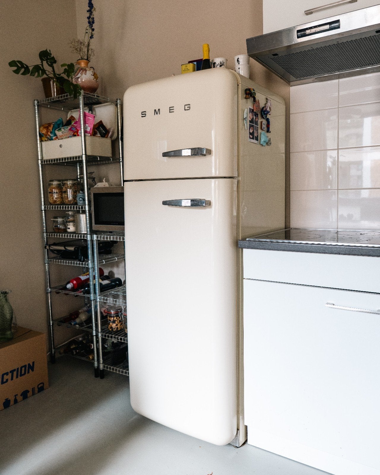 SMEG koelkast beige / crème met apart vriesvak | 167 x 60 cm, Ophalen, Gebruikt, 200 liter of meer, Met aparte vriezer