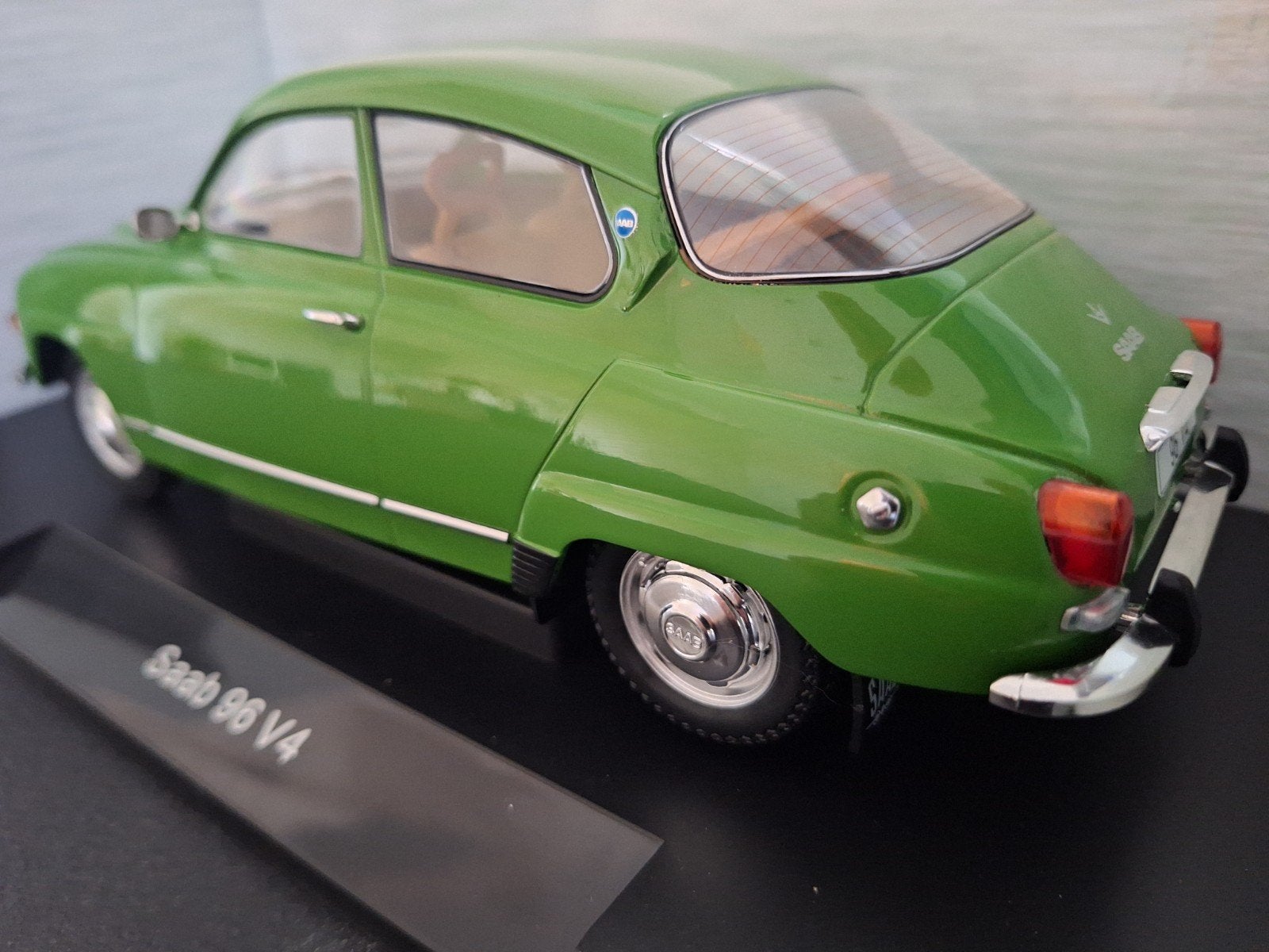Saab 96 V4 Schaal 1:18, Overige merken, MCG, Nieuw, Ophalen of Verzenden