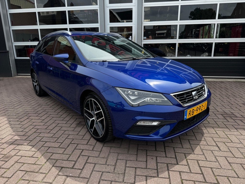 Seat LEON  ST 1.4 ECOTSI 150PK FR AUT. / TREKHAAK / CARPLAY, Gebruikt, Euro 6, 4 cilinders, 150 pk