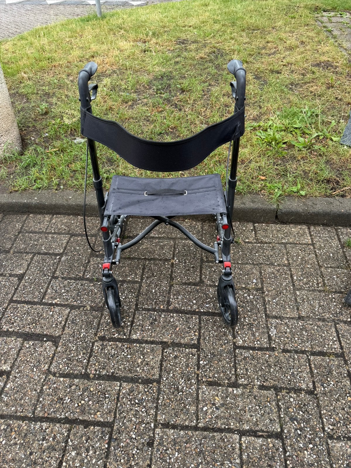 Rollator licht gewicht en opklapbaar, Ophalen, Opvouwbaar, Zo goed als nieuw