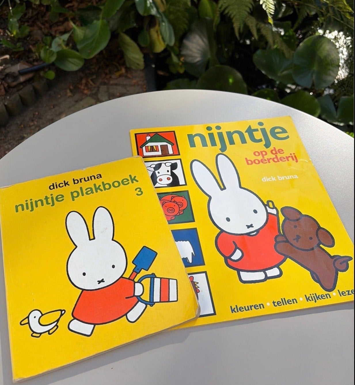 Nijntje boeken: Plakboek 3 en Op de boerderij, Gelezen, Fictie algemeen, Jongen of Meisje, Ophalen of Verzenden