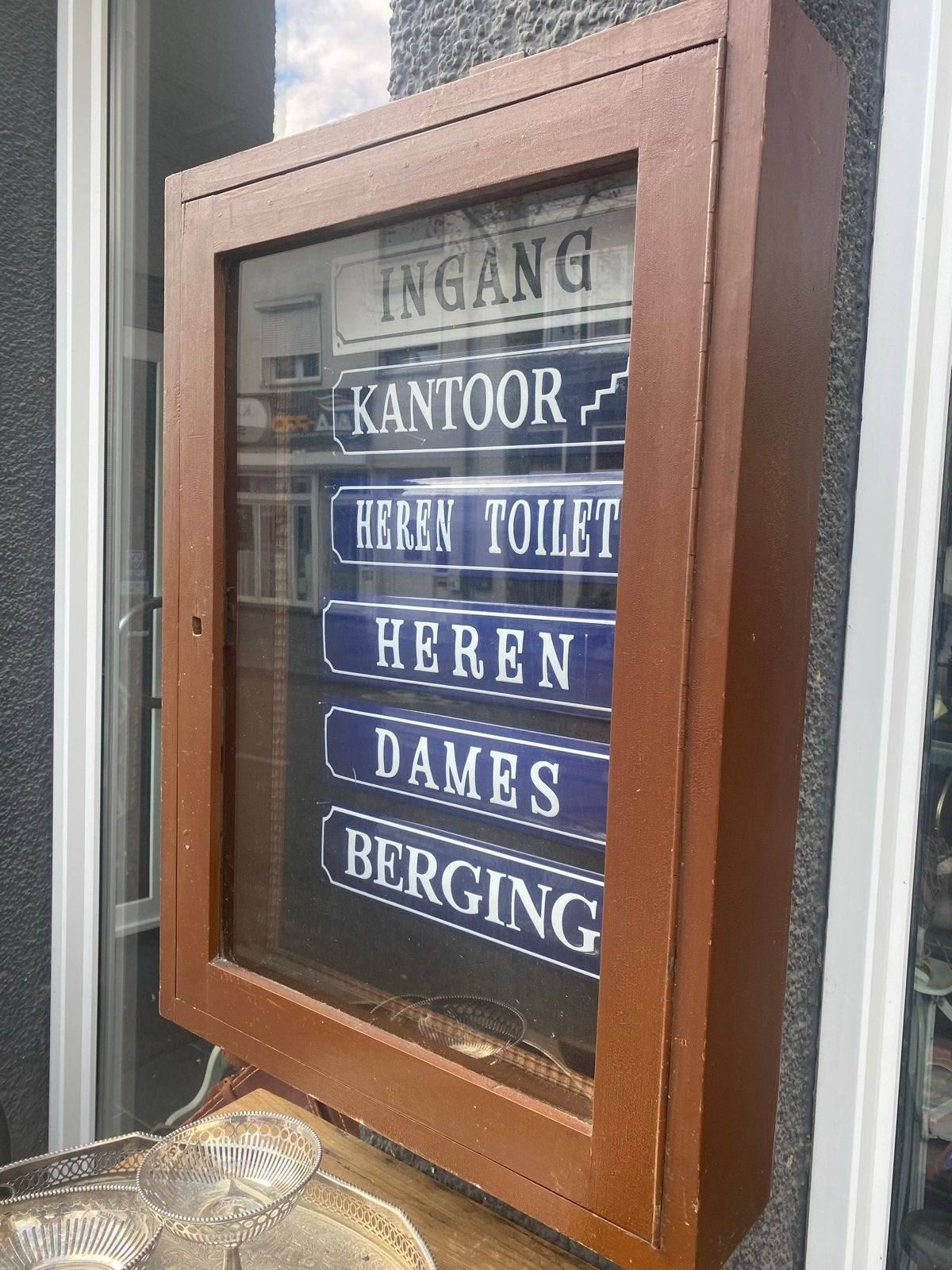 Diverse emaille borden in houten lijst, Ophalen of Verzenden