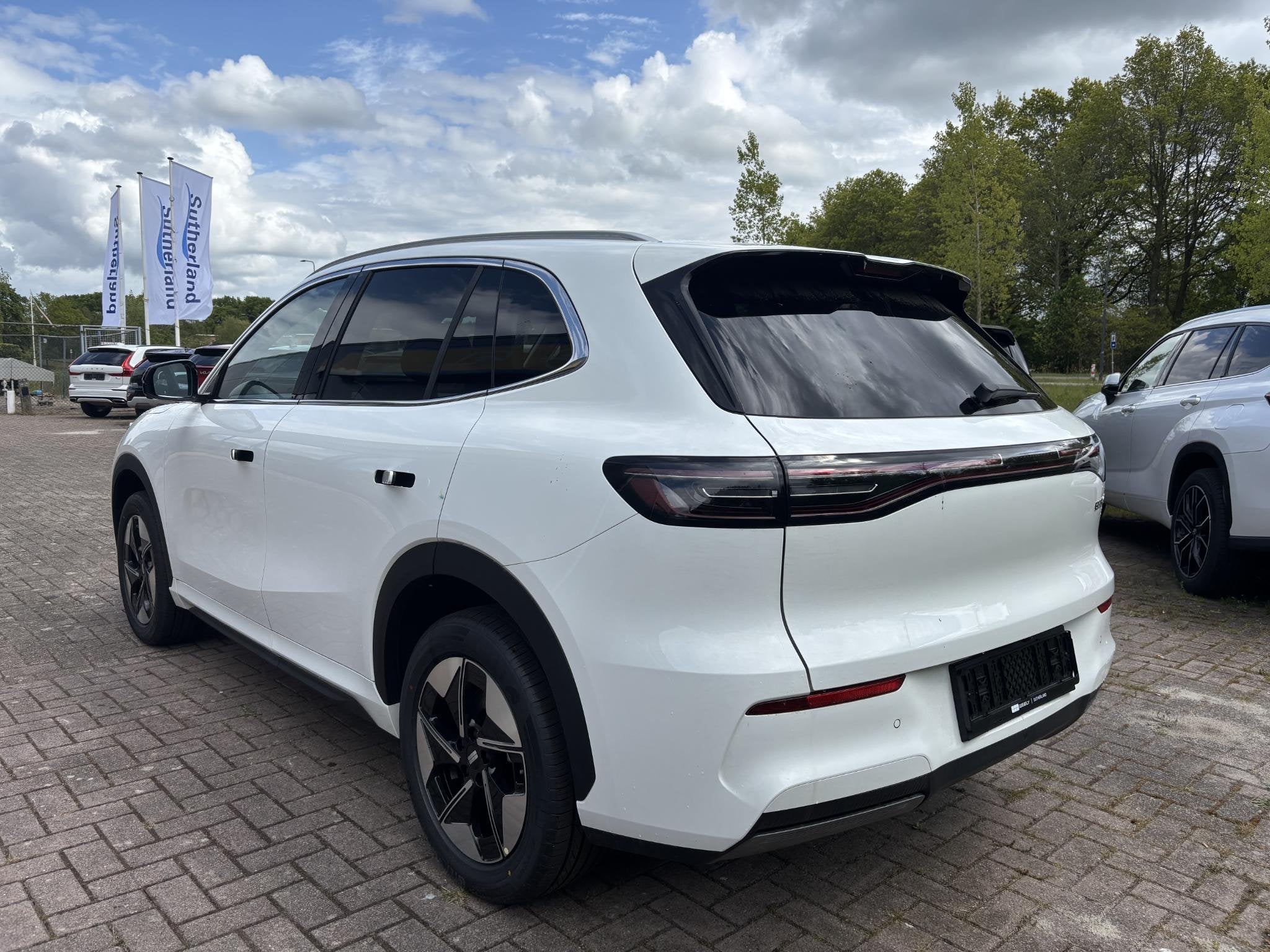 Geely E5 Pro 60 kWh 218 PK | Stoelverwarming & verkoeling |, Auto's, E5, Verwarmde buitenspiegels, Wit, Nieuw