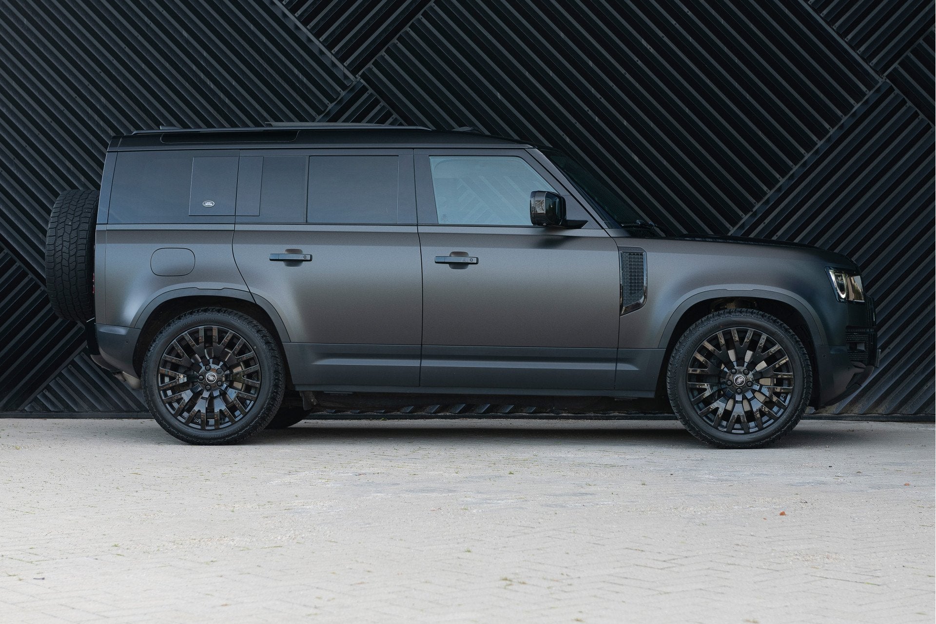 Land Rover Defender 110 3.0 P400 HSE Luchtv. Pano Meridian M, Automaat, 12 maanden, Gebruikt, Verwarmde buitenspiegels