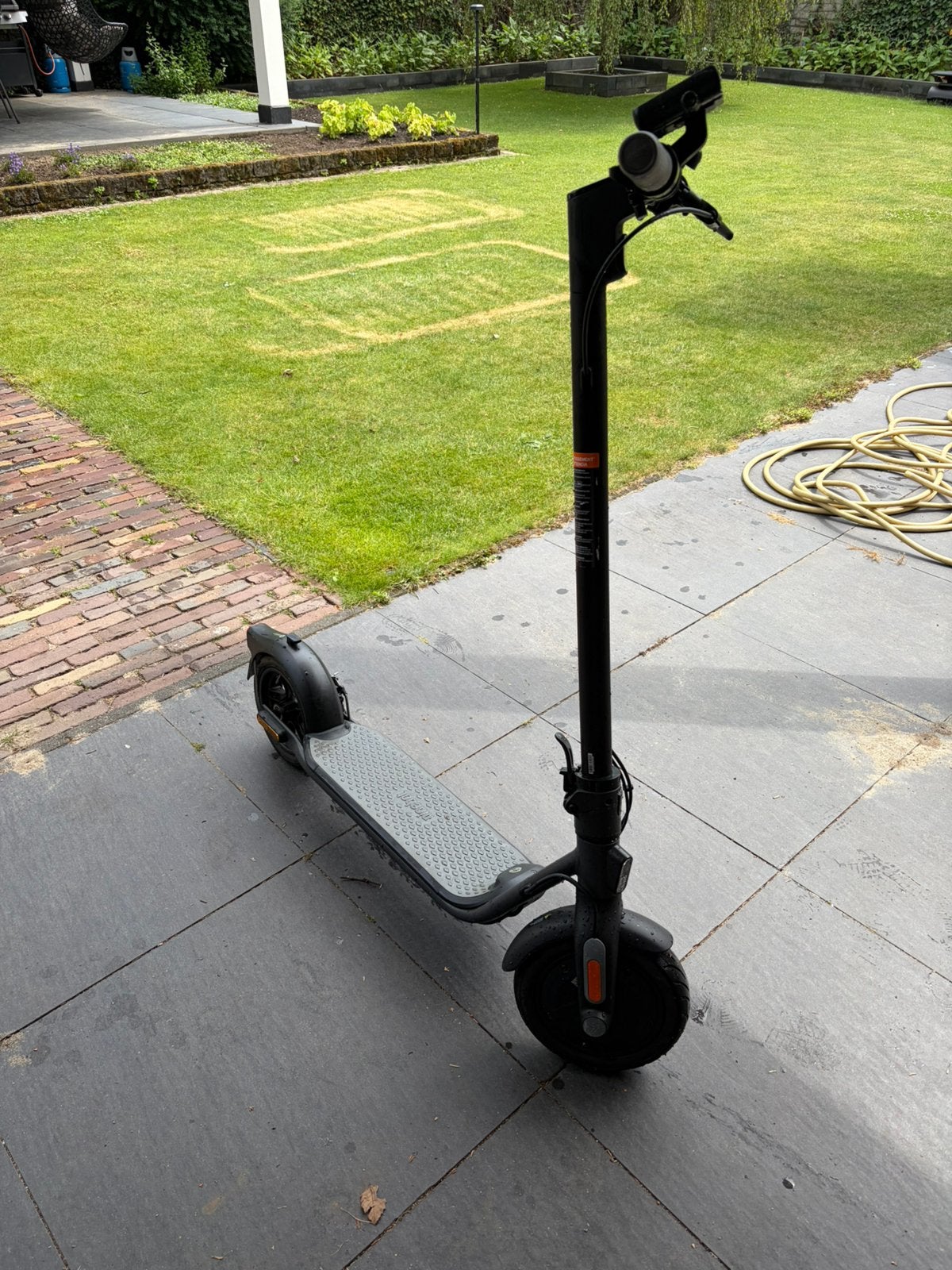 Segway ninebot F25, Fietsen en Brommers, Steps, Ophalen, Zo goed als nieuw, Elektrische step (E-scooter), Segway Ninebot